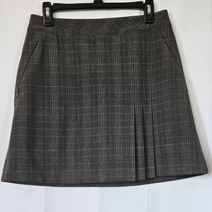 Tail Women's grey and pink Plaid golf pickleball skort‎ size 4
